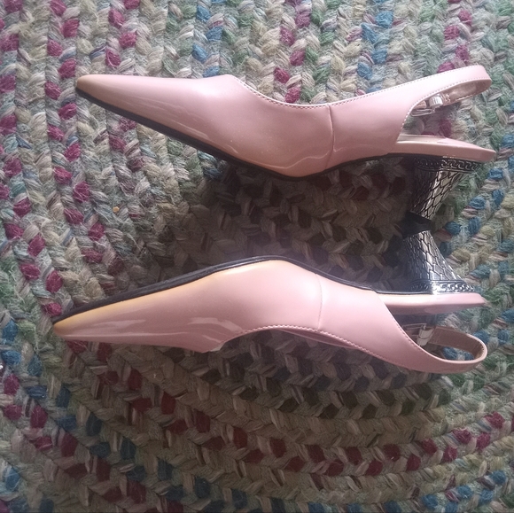 Elegant J.Renee Kitten Heels Size 9 NEW - Picture 3 of 4